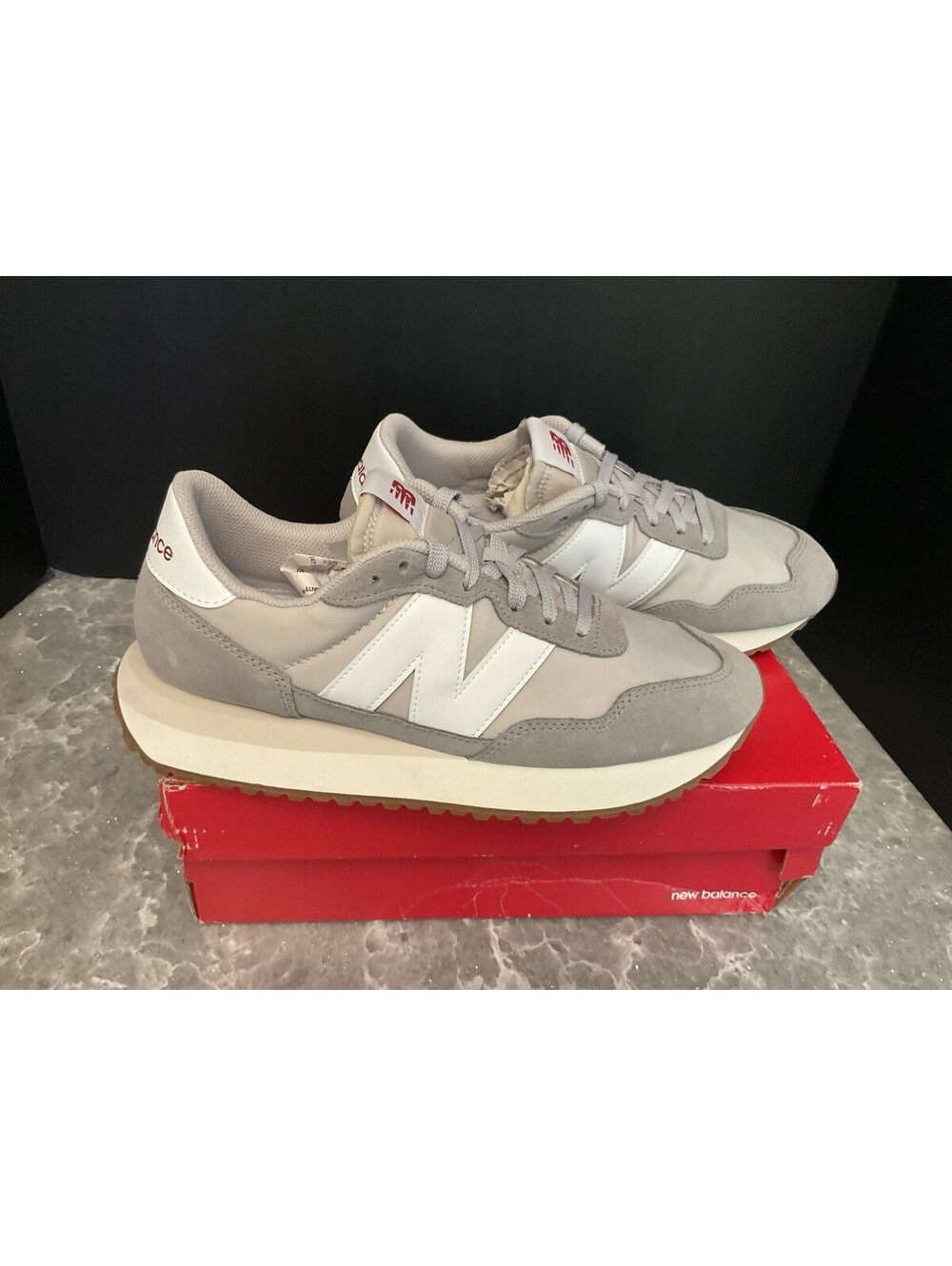 NEW! MENS NEW BALANCE 237 V1 GREY ATHLETIC SHOES. SIZE 9D. AWESOME SHOES!!!